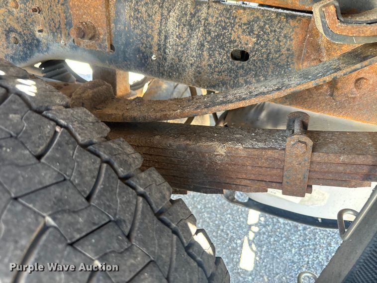 image for item EK1365 2011 Ford F550 flatbed truck