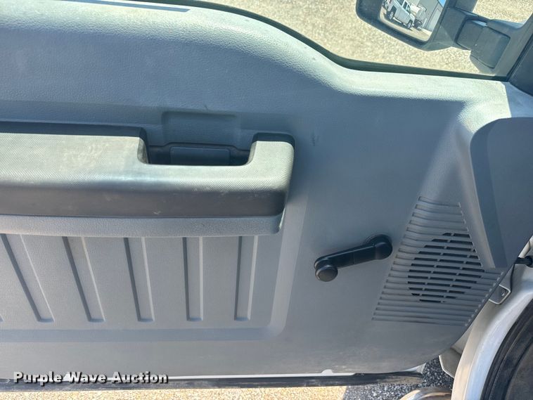 image for item EK1365 2011 Ford F550 flatbed truck