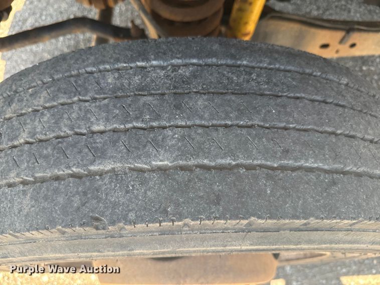 image for item EK1365 2011 Ford F550 flatbed truck