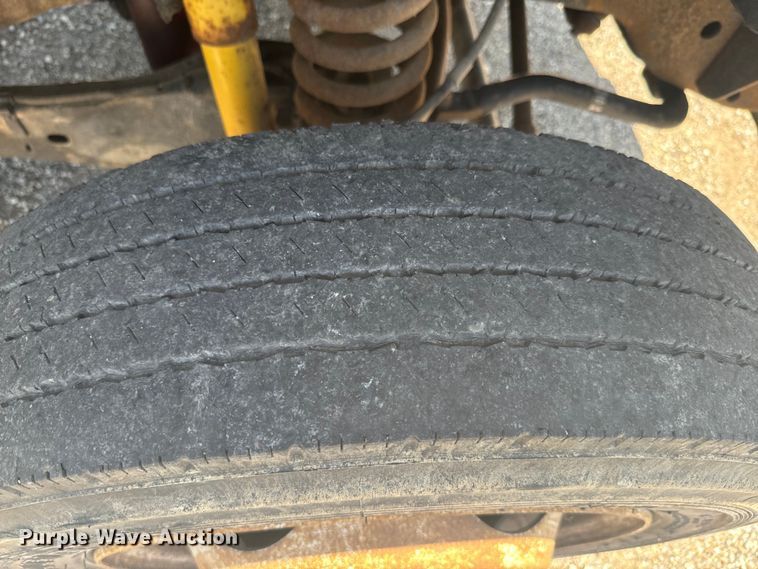 image for item EK1365 2011 Ford F550 flatbed truck