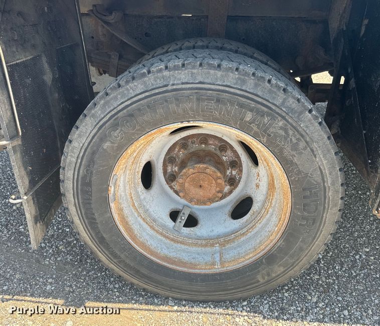 image for item EK1365 2011 Ford F550 flatbed truck