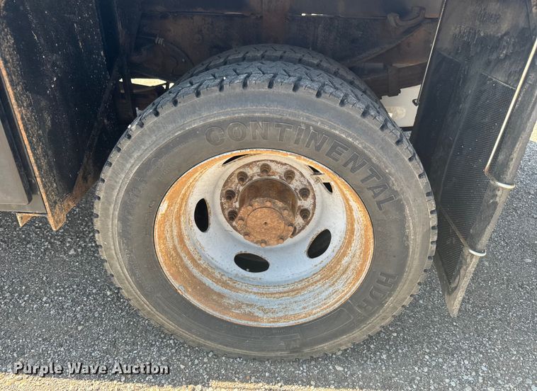 image for item EK1365 2011 Ford F550 flatbed truck