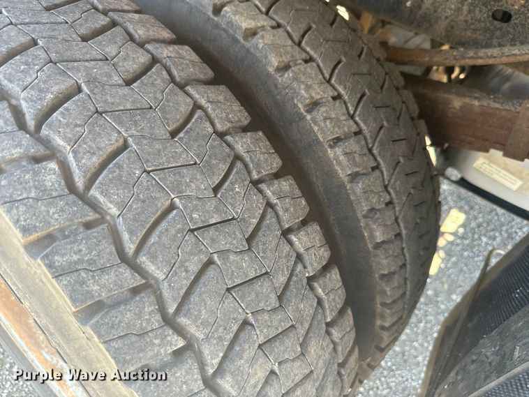 image for item EK1365 2011 Ford F550 flatbed truck