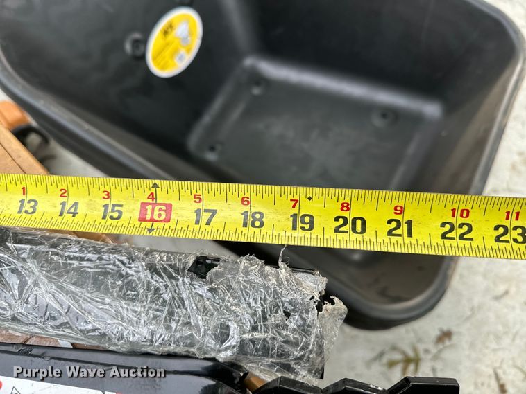 image for item EK1386 Lawn equipment 