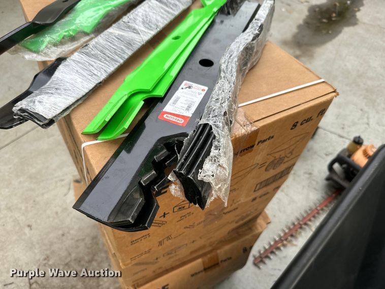 image for item EK1386 Lawn equipment 