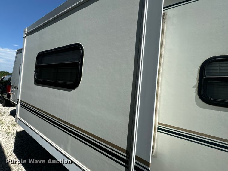 image for item EK1439 2003 Forest River  Flagstaff camper