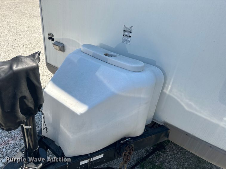 image for item EK1439 2003 Forest River  Flagstaff camper