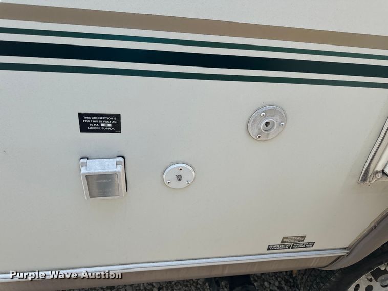 image for item EK1439 2003 Forest River  Flagstaff camper