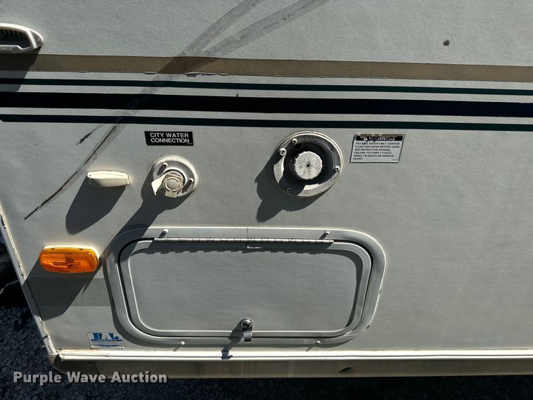 image for item EK1439 2003 Forest River  Flagstaff camper