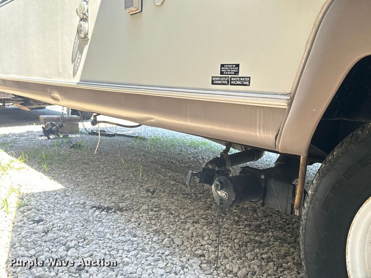 image for item EK1439 2003 Forest River  Flagstaff camper