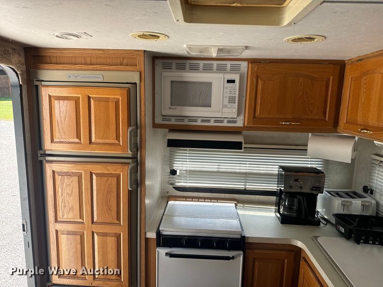 image for item EK1439 2003 Forest River  Flagstaff camper