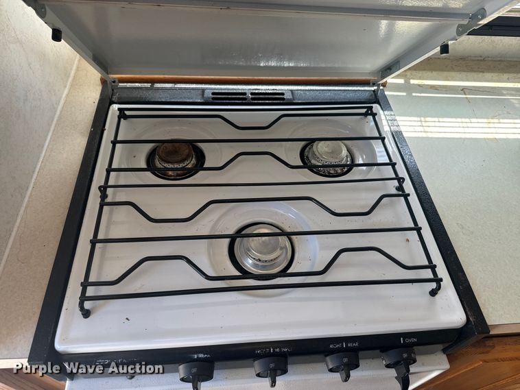 image for item EK1439 2003 Forest River  Flagstaff camper