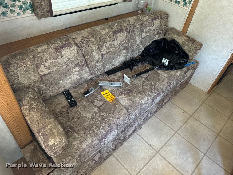 image for item EK1439 2003 Forest River  Flagstaff camper