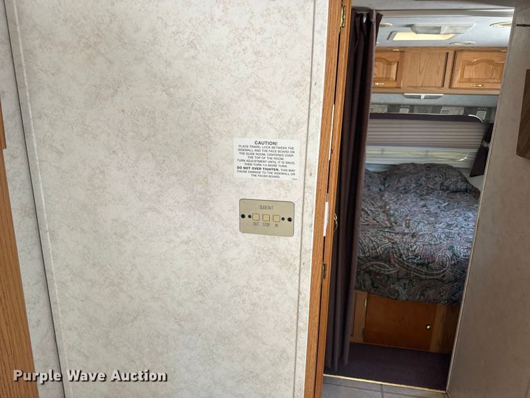 image for item EK1439 2003 Forest River  Flagstaff camper