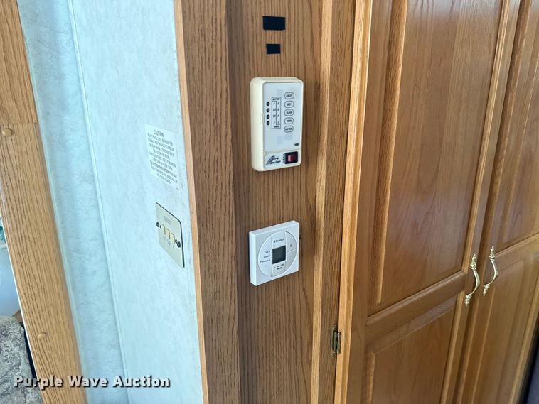 image for item EK1439 2003 Forest River  Flagstaff camper