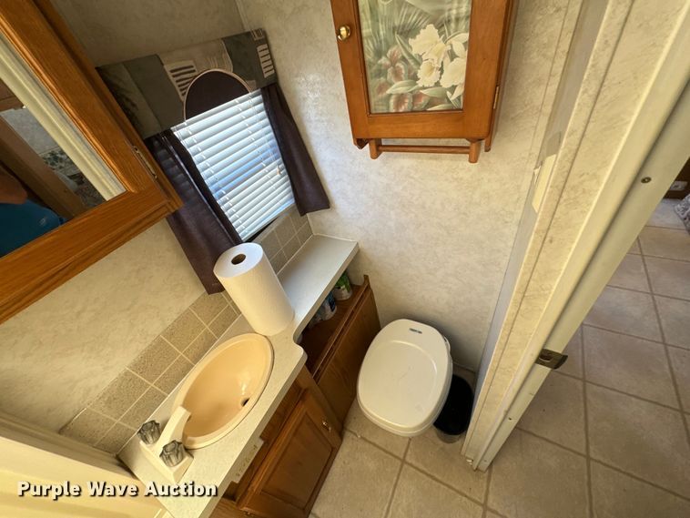 image for item EK1439 2003 Forest River  Flagstaff camper