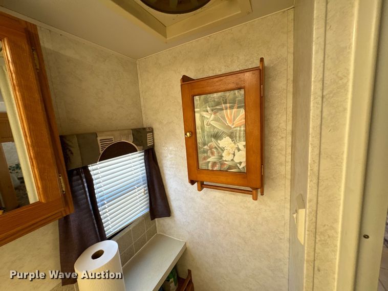 image for item EK1439 2003 Forest River  Flagstaff camper