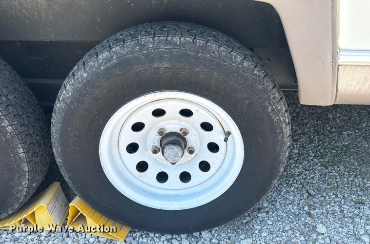 image for item EK1439 2003 Forest River  Flagstaff camper