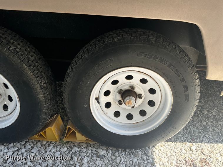 image for item EK1439 2003 Forest River  Flagstaff camper