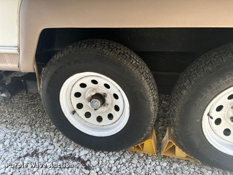 image for item EK1439 2003 Forest River  Flagstaff camper