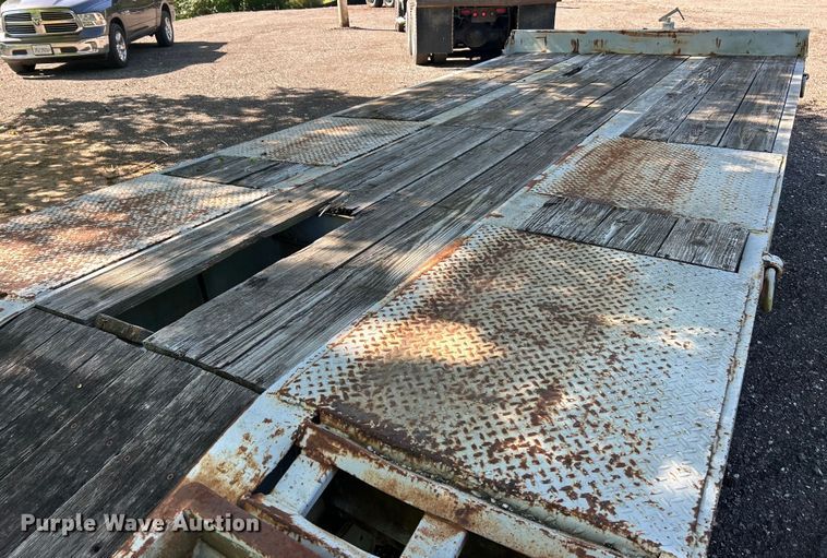 image for item EK4697 1986 Interstate Trailers 10DA equipment trailer