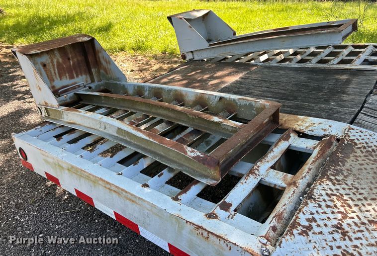 image for item EK4697 1986 Interstate Trailers 10DA equipment trailer