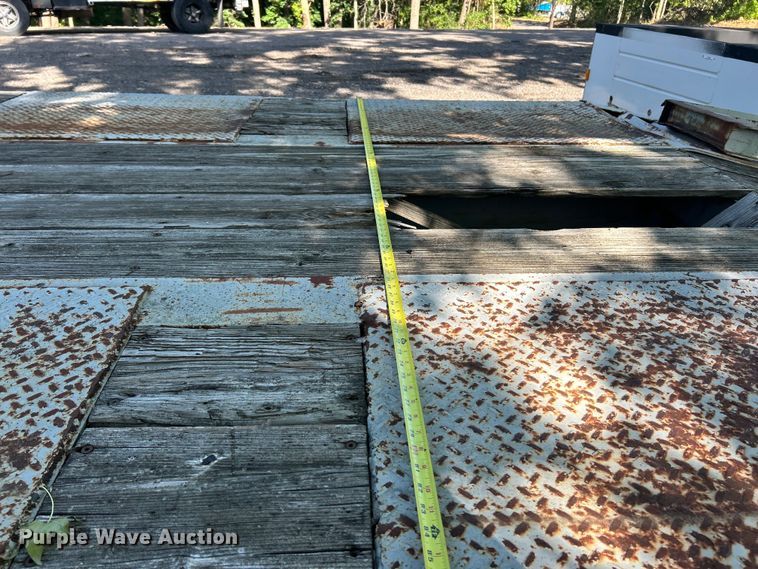 image for item EK4697 1986 Interstate Trailers 10DA equipment trailer