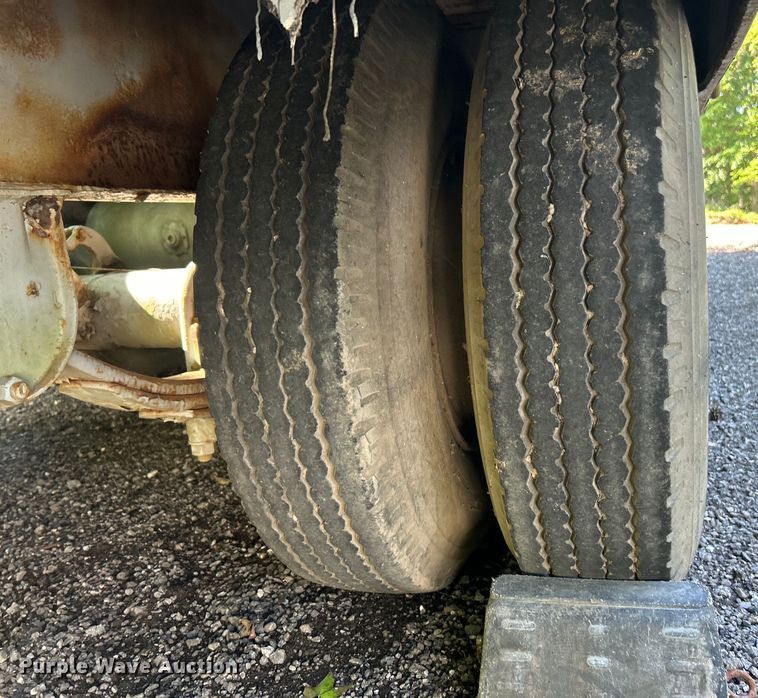 image for item EK4697 1986 Interstate Trailers 10DA equipment trailer