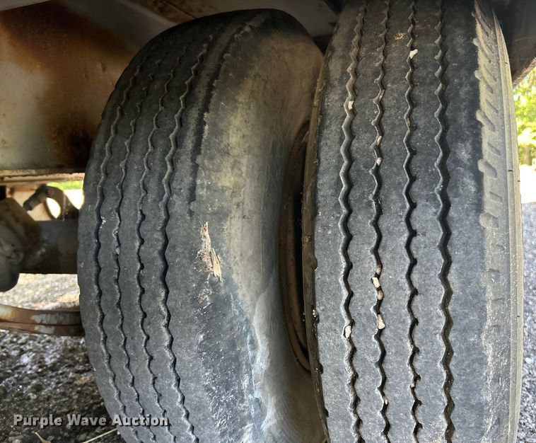 image for item EK4697 1986 Interstate Trailers 10DA equipment trailer