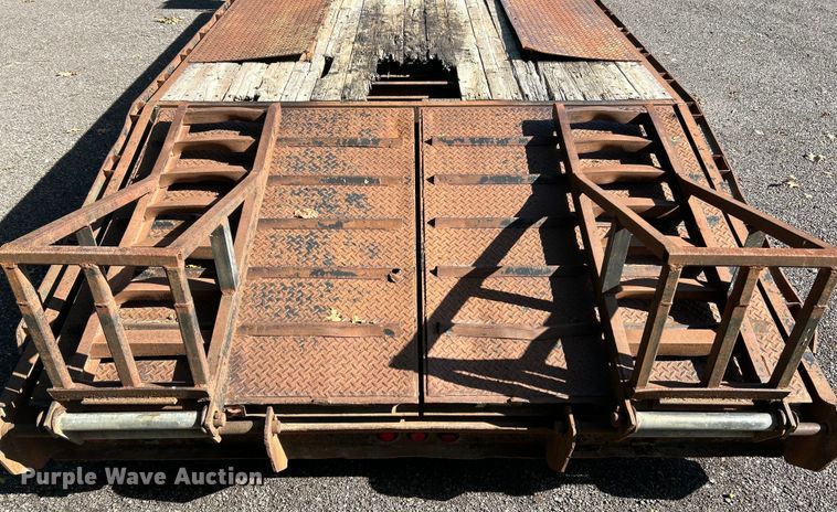 image for item EK4698 2002 Big Bubba equipment trailer