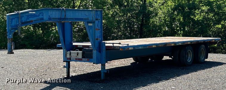 image for item EK4699 2004 Tri-Star Trailers tilt deck equipment trailer