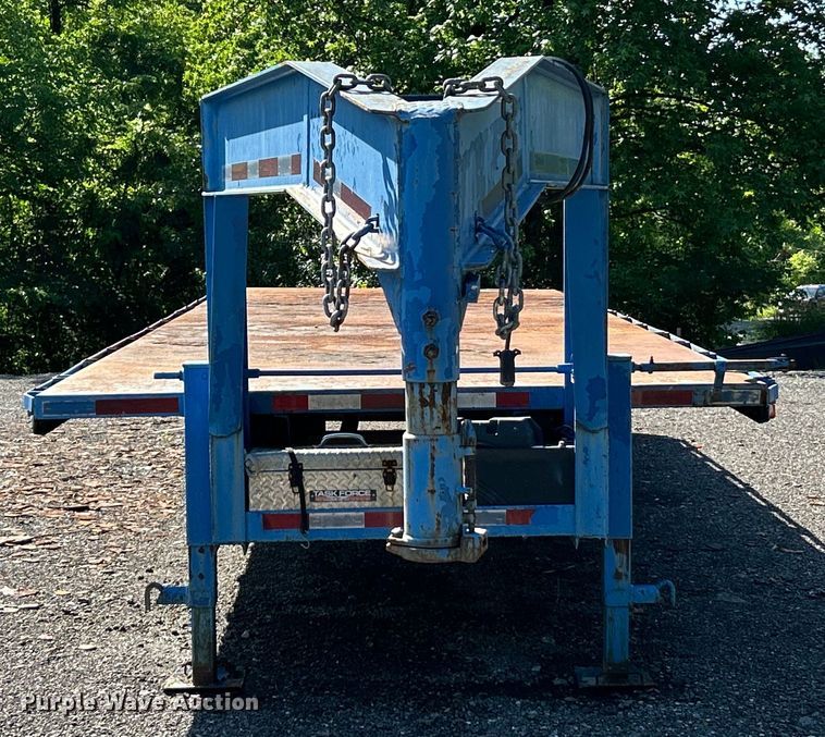 image for item EK4699 2004 Tri-Star Trailers tilt deck equipment trailer