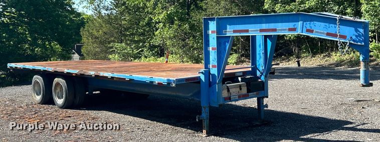 image for item EK4699 2004 Tri-Star Trailers tilt deck equipment trailer