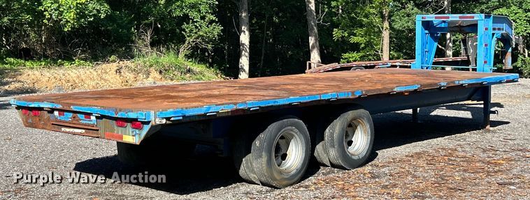 image for item EK4699 2004 Tri-Star Trailers tilt deck equipment trailer