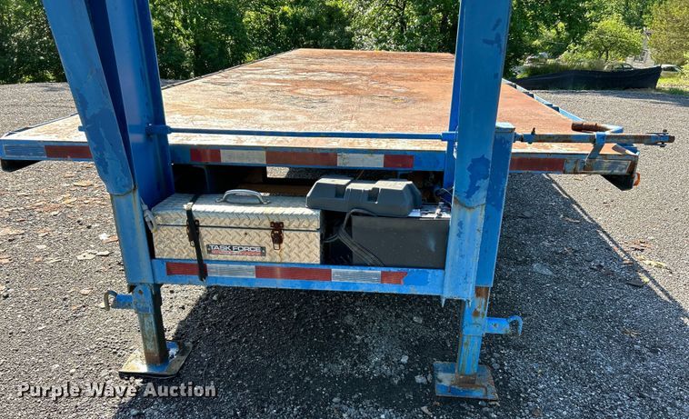 image for item EK4699 2004 Tri-Star Trailers tilt deck equipment trailer