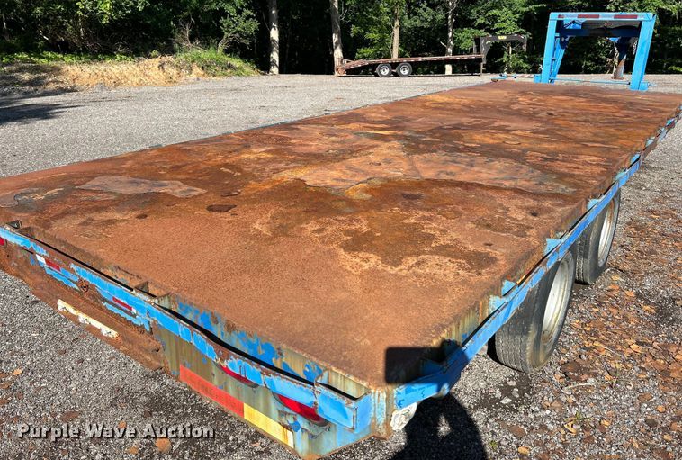 image for item EK4699 2004 Tri-Star Trailers tilt deck equipment trailer