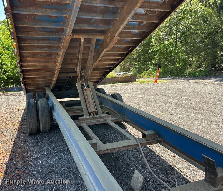 image for item EK4699 2004 Tri-Star Trailers tilt deck equipment trailer