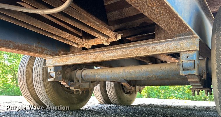 image for item EK4699 2004 Tri-Star Trailers tilt deck equipment trailer