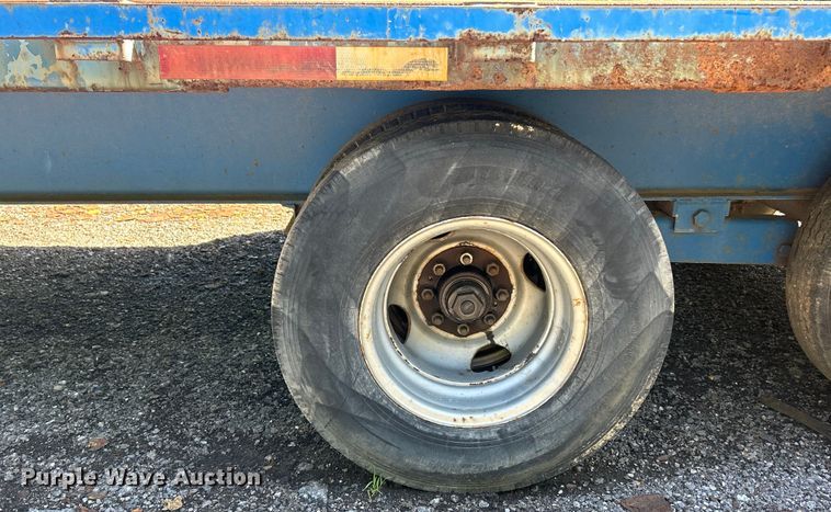 image for item EK4699 2004 Tri-Star Trailers tilt deck equipment trailer