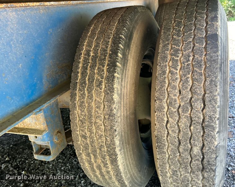 image for item EK4699 2004 Tri-Star Trailers tilt deck equipment trailer