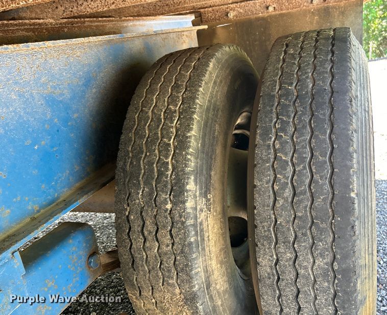 image for item EK4699 2004 Tri-Star Trailers tilt deck equipment trailer