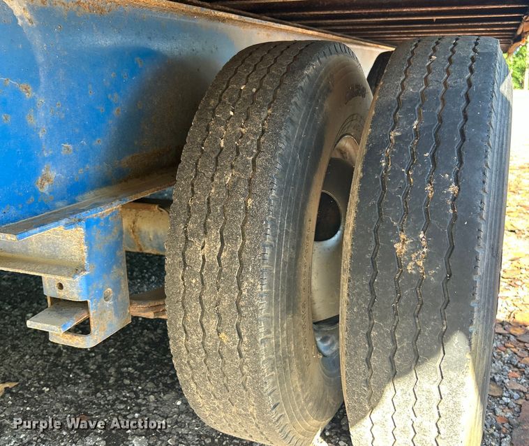 image for item EK4699 2004 Tri-Star Trailers tilt deck equipment trailer