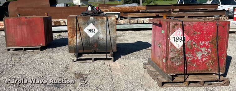 image for item EK4701 (3) fuel tanks