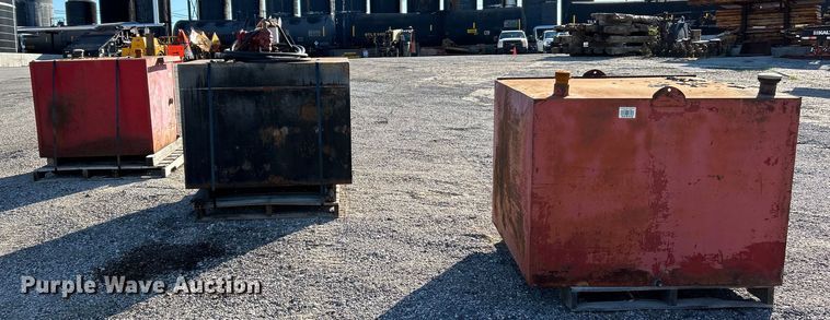 image for item EK4701 (3) fuel tanks