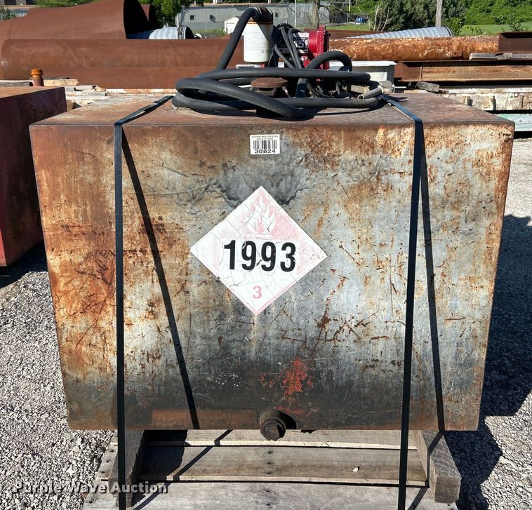 image for item EK4701 (3) fuel tanks