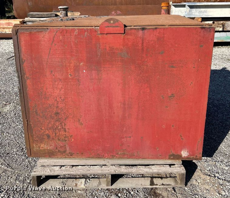 image for item EK4701 (3) fuel tanks