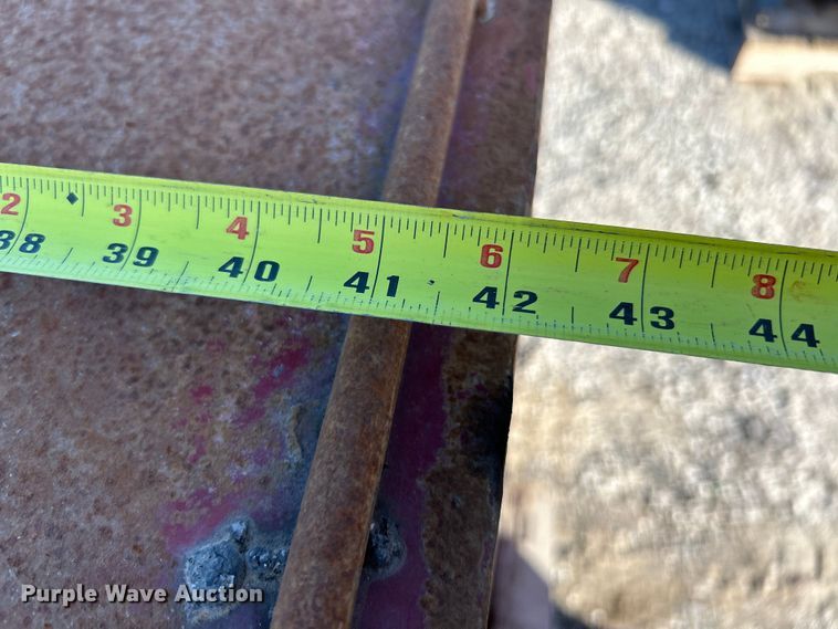 image for item EK4701 (3) fuel tanks