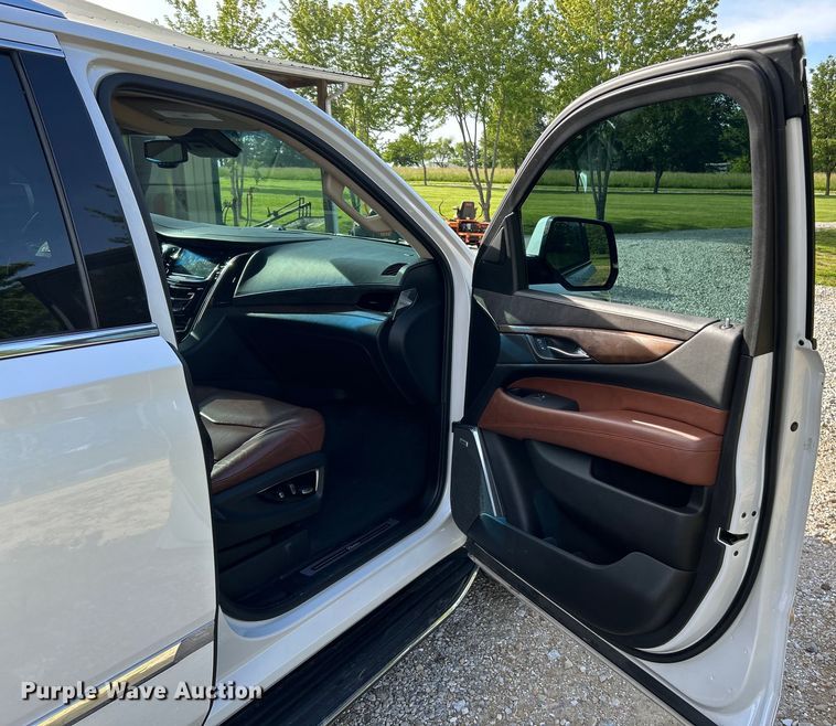 image for item EK4731 2016 Cadillac  Escalade SUV