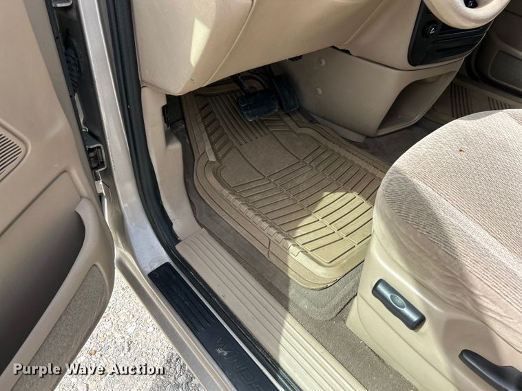 image for item EK4734 2003 Ford Windstar LX van