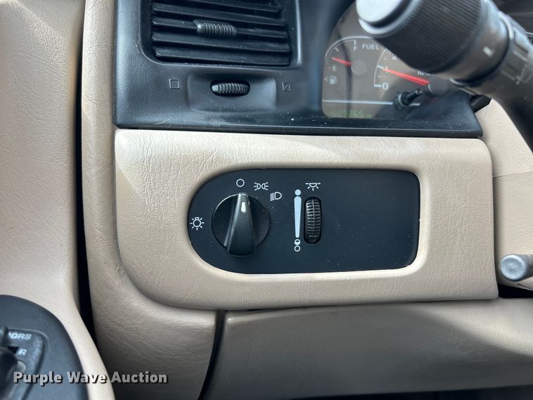 image for item EK4734 2003 Ford Windstar LX van